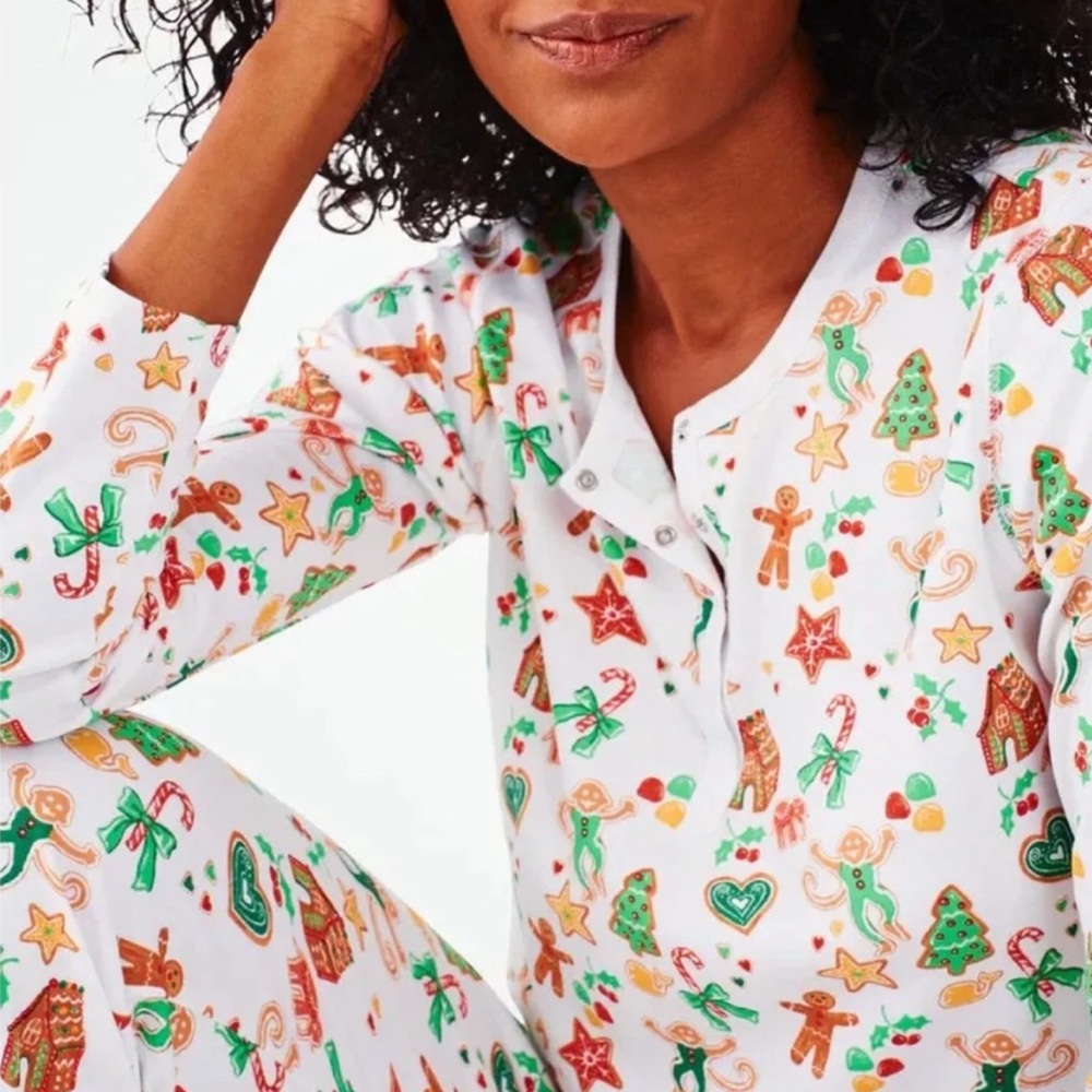 Roller Rabbit Gingerbread Print Pajamas
